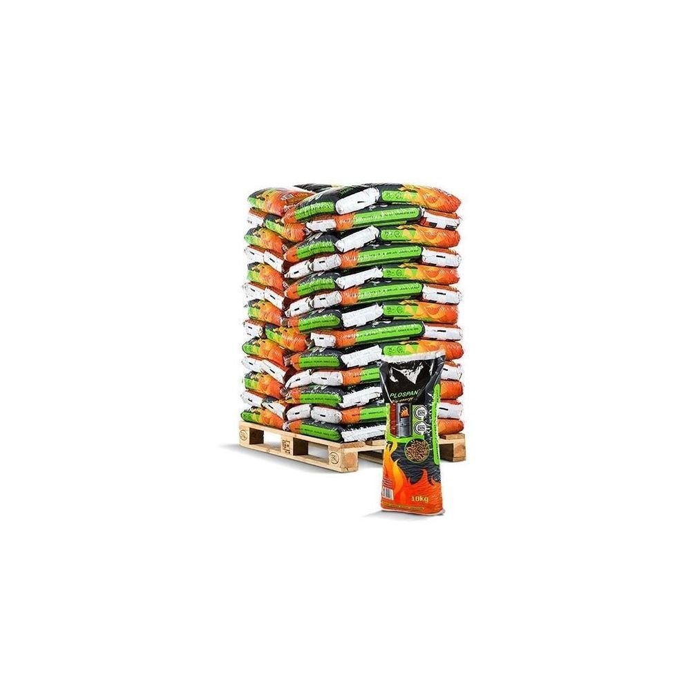 Plospan Holzpellets auf Palette mit einzelnem Sack davor