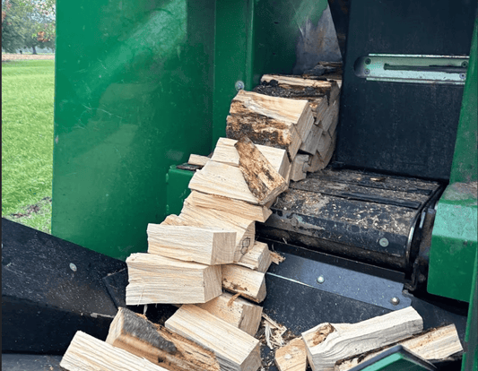 Holzspalter zur Verarbeitung von Brennholz