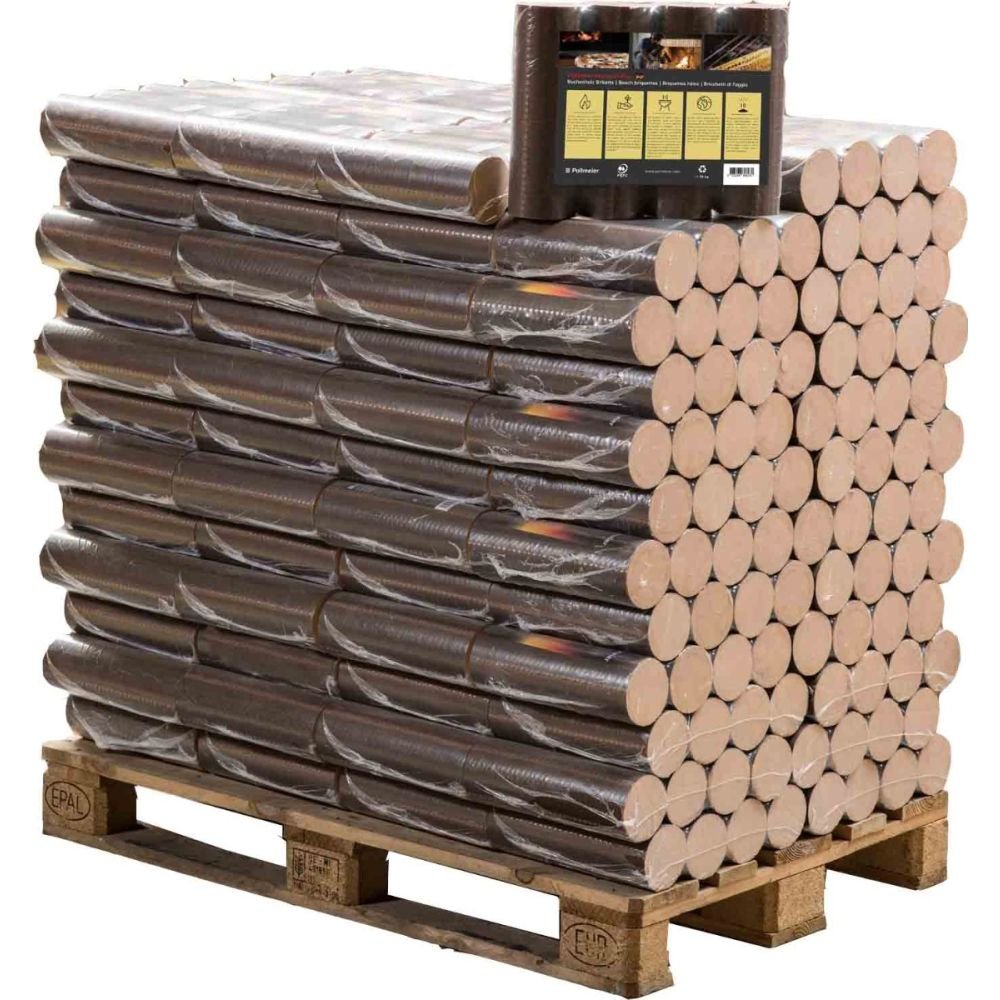 Runde Holzbriketts in Folienpaketen auf Palette